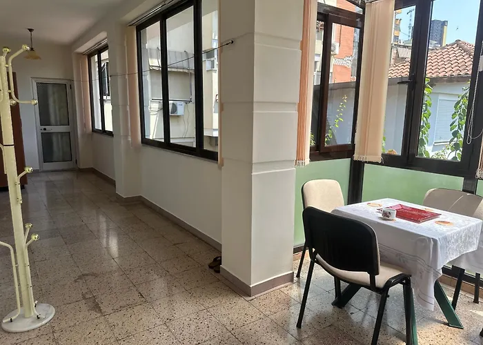 Villa Tirana * تيرانا