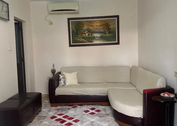 Villa Tirana تيرانا