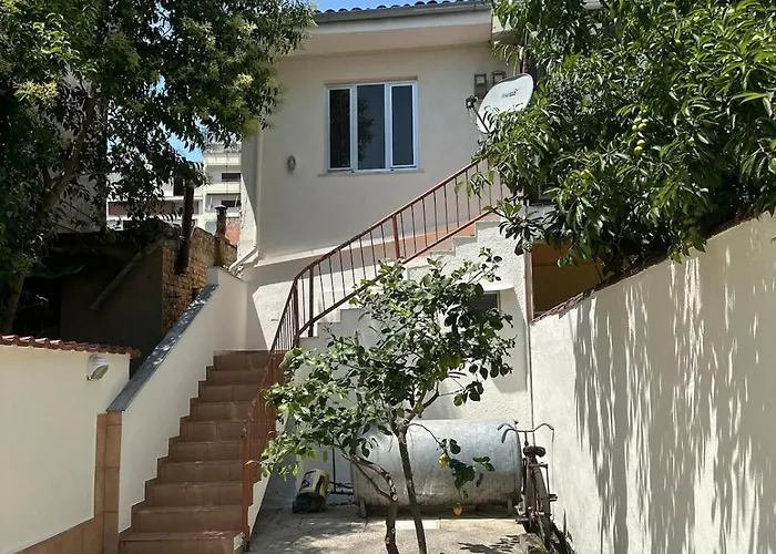 Villa Tirana * تيرانا